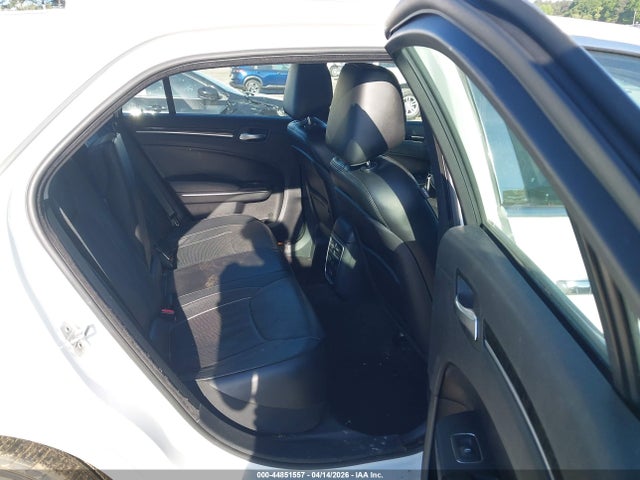 44851557 :رقم المزاد ، 2C3CCAEG6GH243838 vin ، 2016 Chrysler 300c مزاد بيع