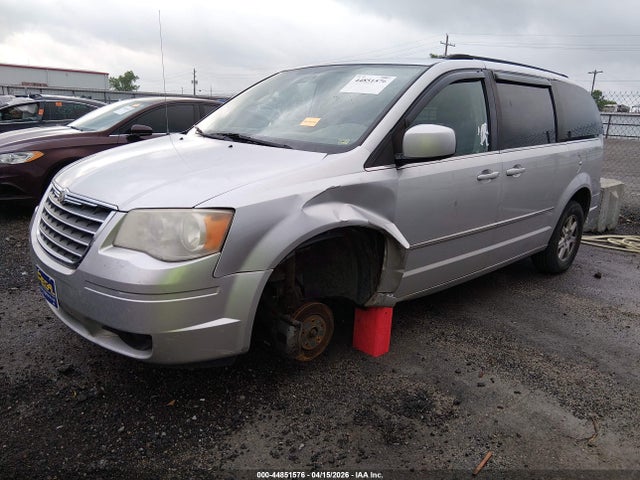 2010 Chrysler Town & Country Touring მანქანა იყიდება აუქციონზე, vin: 2A4RR5D11AR373725, აუქციონის ნომერი: 44851576