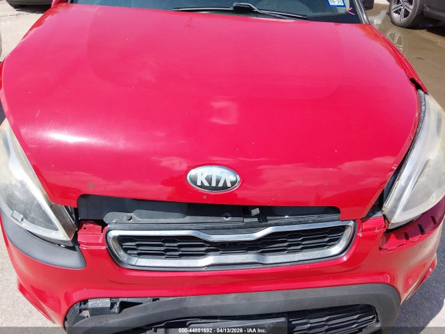 44851692 :رقم المزاد ، KNDJT2A62D7599622 vin ، 2013 Kia Soul + مزاد بيع