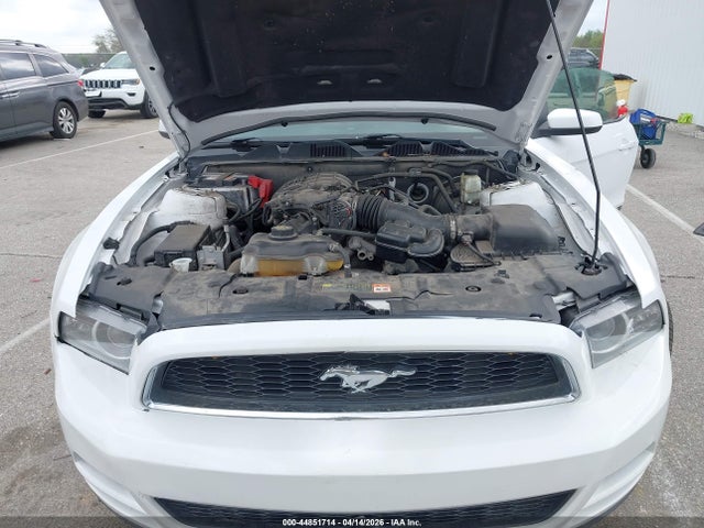 2014 Ford Mustang V6 Premium მანქანა იყიდება აუქციონზე, vin: 1ZVBP8AMXE5279369, აუქციონის ნომერი: 44851714