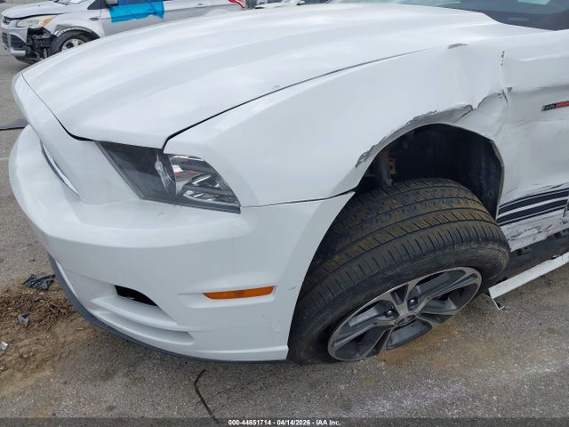 2014 Ford Mustang V6 Premium მანქანა იყიდება აუქციონზე, vin: 1ZVBP8AMXE5279369, აუქციონის ნომერი: 44851714