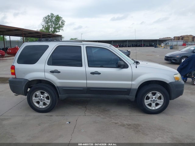 44851725 :رقم المزاد ، 1FMYU03177KA68155 vin ، 2007 Ford Escape Xlt/xlt Sport مزاد بيع