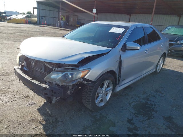 4T1BD1FK4EU132542 Toyota Camry Hybrid Se Limited Edition
