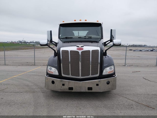 Продажа на аукционе авто 2018 Peterbilt 579, vin: 1XPBDP9X5JD439919, номер лота: 44851736