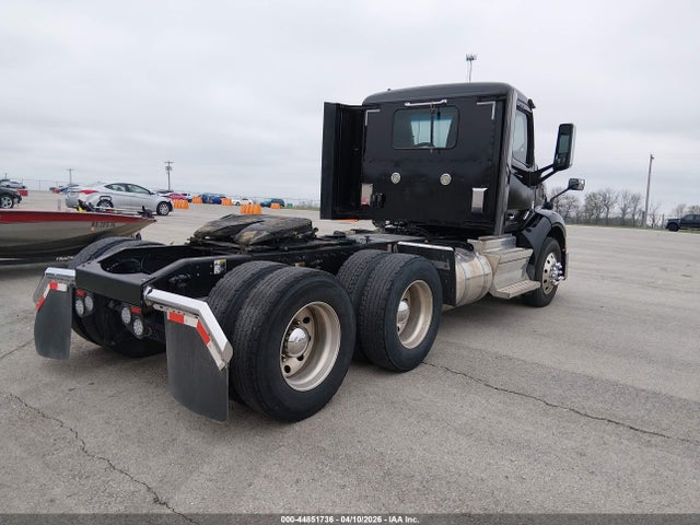 Продажа на аукционе авто 2018 Peterbilt 579, vin: 1XPBDP9X5JD439919, номер лота: 44851736