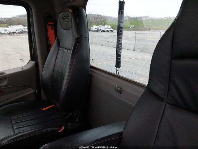 Продажа на аукционе авто 2018 Peterbilt 579, vin: 1XPBDP9X5JD439919, номер лота: 44851736