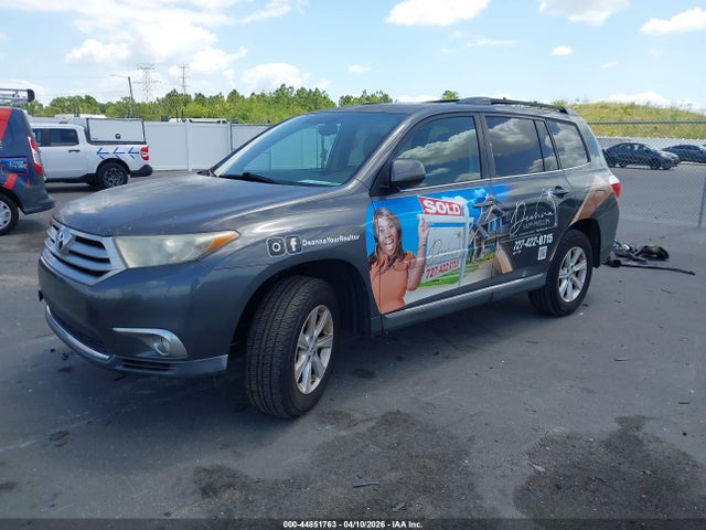44851763 :رقم المزاد ، 5TDBK3EHXBS072424 vin ، 2011 Toyota Highlander Se V6 مزاد بيع