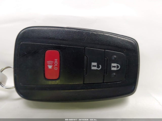 Toyota C-HR XLE 2019 JTNKHMBX4K1055918 Image 11