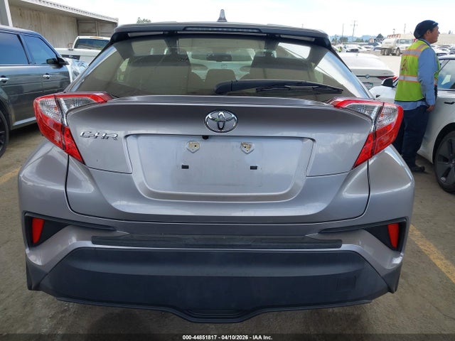 Toyota C-HR XLE 2019 JTNKHMBX4K1055918 Image 17