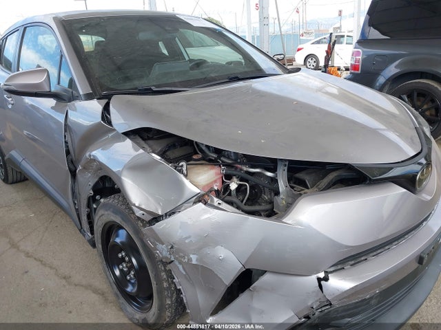 Toyota C-HR XLE 2019 JTNKHMBX4K1055918 Image 6