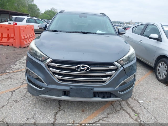 2017 Hyundai Tucson Limited მანქანა იყიდება აუქციონზე, vin: KM8J3CA27HU304231, აუქციონის ნომერი: 44851872