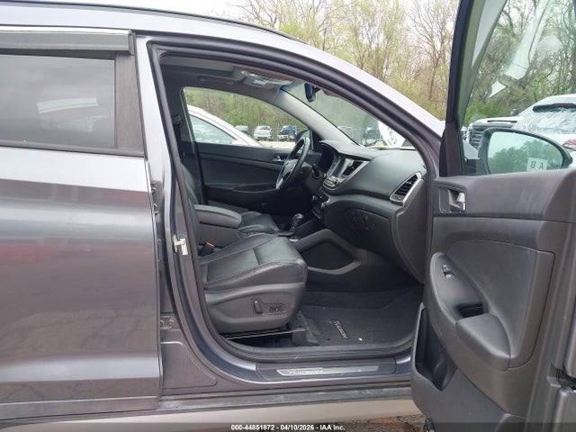 2017 HYUNDAI TUCSON KM8J3CA27HU304231 Photo 4