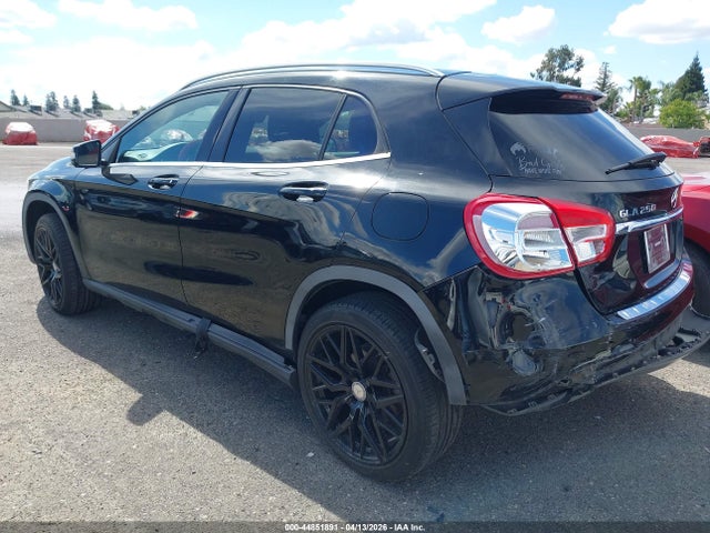 WDCTG4GB0HJ321351 Mercedes-Benz Gla 250 4matic