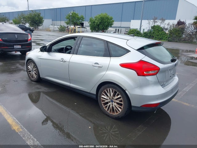 2015 FORD FOCUS 1FADP3N26FL355096 Photo 2