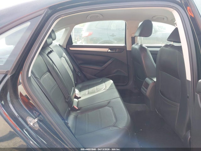 2015 Volkswagen Passat 1.8t Wolfsburg Edition მანქანა იყიდება აუქციონზე, vin: 1VWAT7A34FC021063, აუქციონის ნომერი: 44851946