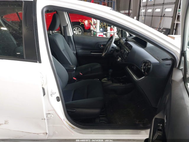 JTDKDTB36G1127961 Toyota Prius C Two
