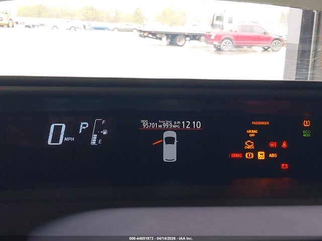 JTDKDTB36G1127961 Toyota Prius C Two