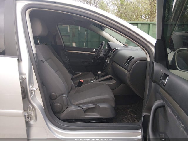 2007 Volkswagen Rabbit 4-door მანქანა იყიდება აუქციონზე, vin: WVWDR71KX7W249137, აუქციონის ნომერი: 44851980
