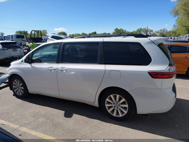 5TDDK3DC8FS115047 Toyota Sienna Limited Premium 7 Passenger