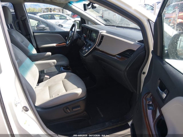 5TDDK3DC8FS115047 Toyota Sienna Limited Premium 7 Passenger
