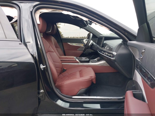 44852034 :رقم المزاد ، WBA33EH04SCU72562 vin ، 2025 Bmw 740i Xdrive مزاد بيع