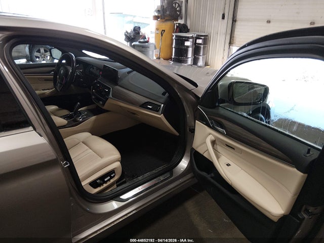 WBAJA7C50JG908925 BMW 530i Xdrive