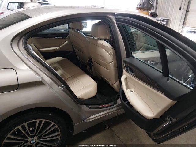 WBAJA7C50JG908925 BMW 530i Xdrive