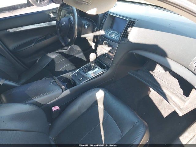 44852210 :رقم المزاد ، JN1CV6AP1FM580876 vin ، 2015 Infiniti Q40 مزاد بيع