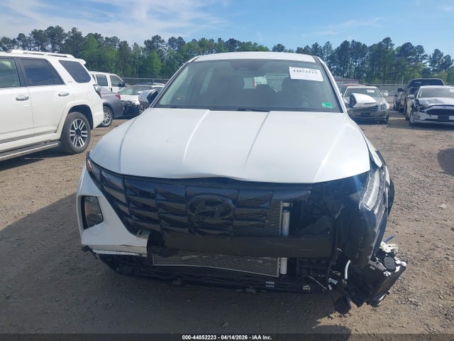 5NMJACAE8NH114915 Hyundai TUCSON SE