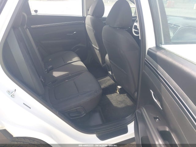 5NMJACAE8NH114915 Hyundai TUCSON SE