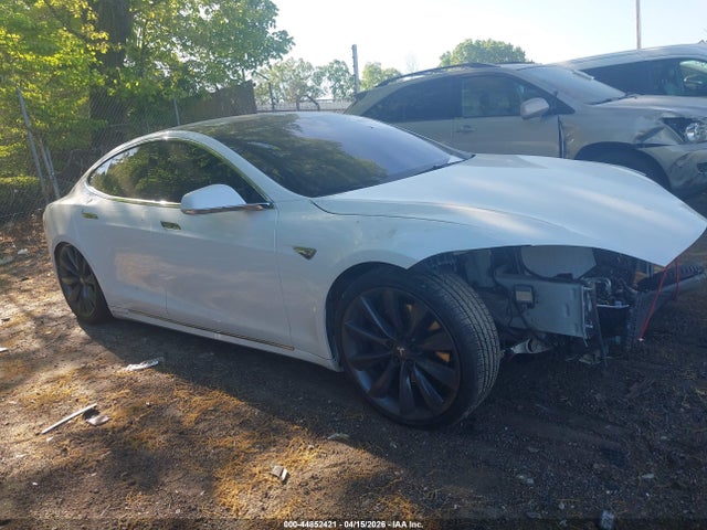 2016 Tesla Model S 60d/70d/75d/85d/90d მანქანა იყიდება აუქციონზე, vin: 5YJSA1E26GF138062, აუქციონის ნომერი: 44852421