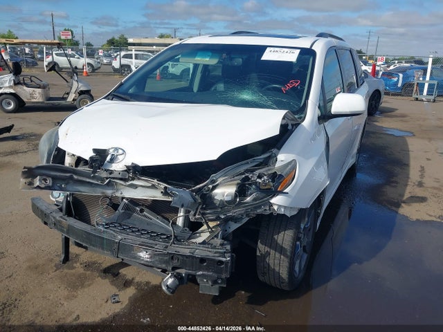 5TDXK3DC3GS741829 Toyota Sienna Se Premium 8 Passenger