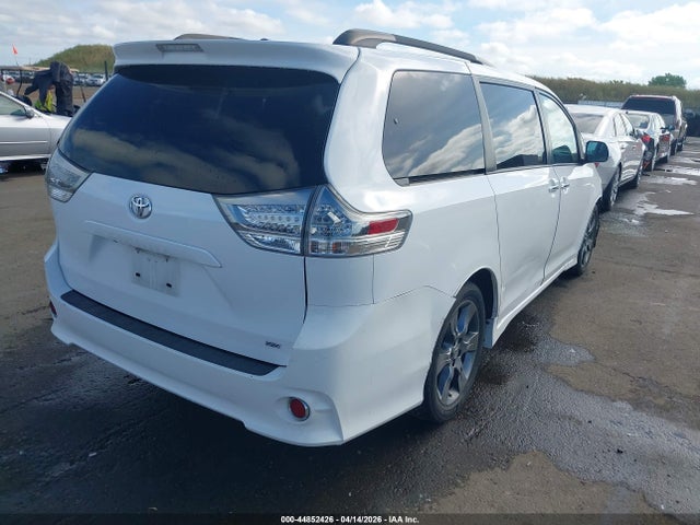 5TDXK3DC3GS741829 Toyota Sienna Se Premium 8 Passenger