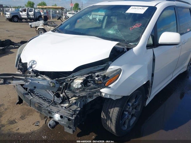 5TDXK3DC3GS741829 Toyota Sienna Se Premium 8 Passenger