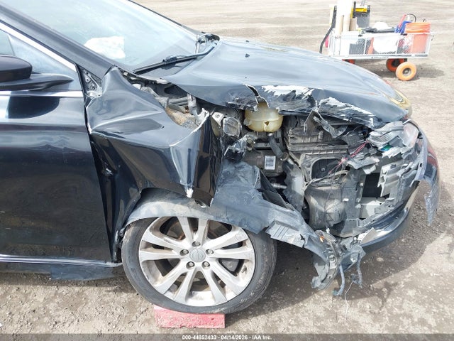 2015 Chrysler 200 Limited მანქანა იყიდება აუქციონზე, vin: 1C3CCCAB3FN728742, აუქციონის ნომერი: 44852433