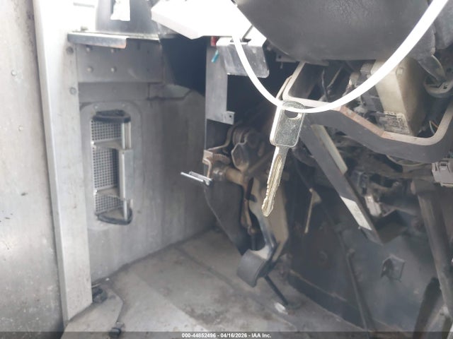 44852496 :رقم المزاد ، 1FC4E4KS3BDA94573 vin ، 2011 Ford E-450 Stripped مزاد بيع