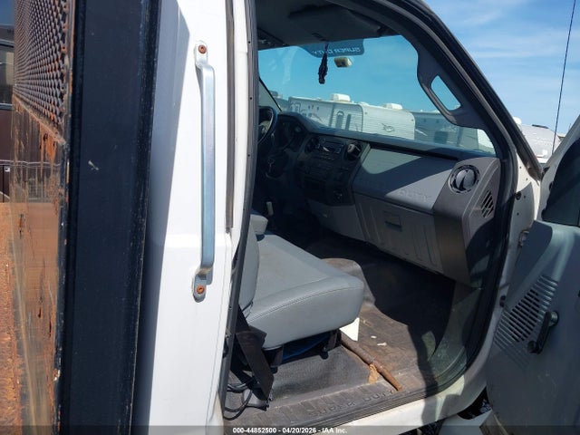 2015 Ford F-650 Gas Xl/xlt მანქანა იყიდება აუქციონზე, vin: 3FRNF6HD9FV682703, აუქციონის ნომერი: 44852500