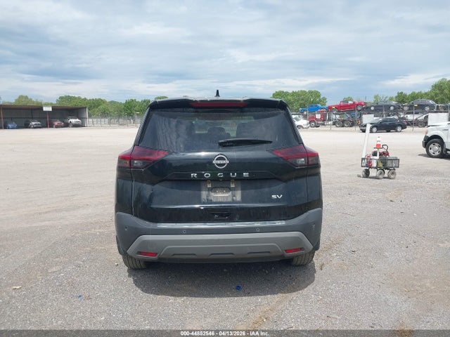 44852546 :رقم المزاد ، 5N1BT3BA4PC865369 vin ، 2023 Nissan Rogue Sv Fwd مزاد بيع
