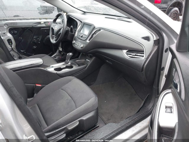 2017 CHEVROLET MALIBU 1G1ZE5ST0HF231253 Photo 4