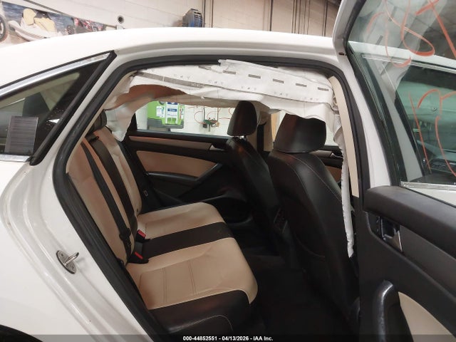 Aukcja sprzedaży 2015 Volkswagen Passat 2.0l Tdi Se, vin: 1VWBV7A30FC069237, numer aukcji: 44852551