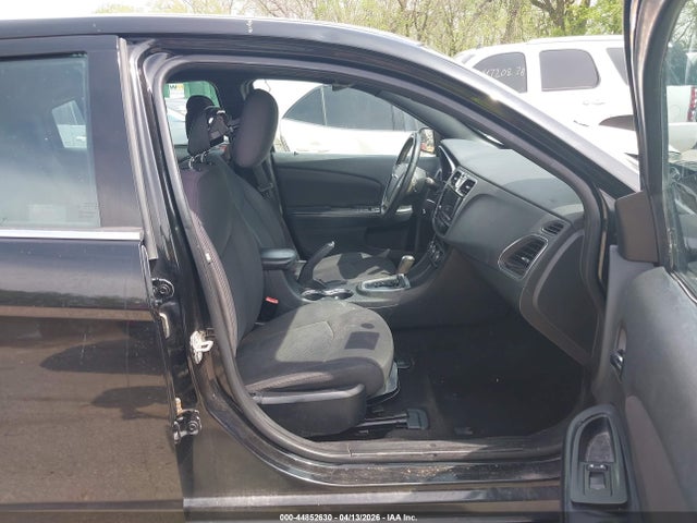 Продажа на аукционе авто 2014 Chrysler 200 Touring, vin: 1C3CCBBB9EN117878, номер лота: 44852630