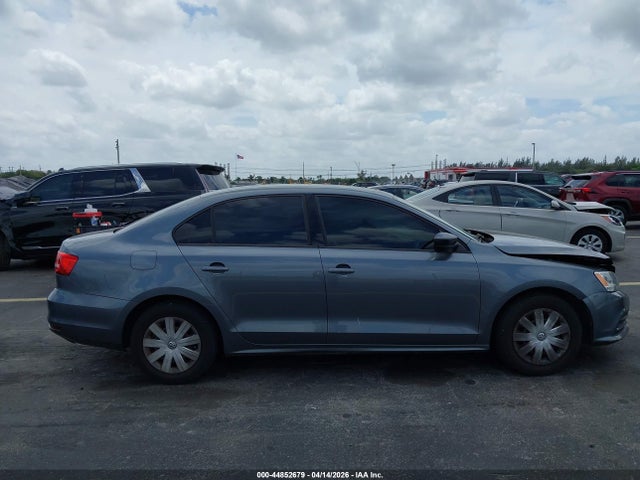 2015 Volkswagen Jetta 2.0l S მანქანა იყიდება აუქციონზე, vin: 3VW2K7AJ7FM269098, აუქციონის ნომერი: 44852679