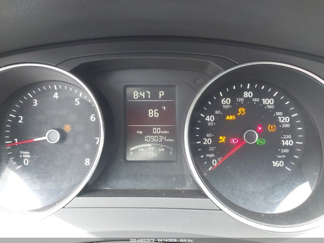 2015 Volkswagen Jetta 2.0l S მანქანა იყიდება აუქციონზე, vin: 3VW2K7AJ7FM269098, აუქციონის ნომერი: 44852679