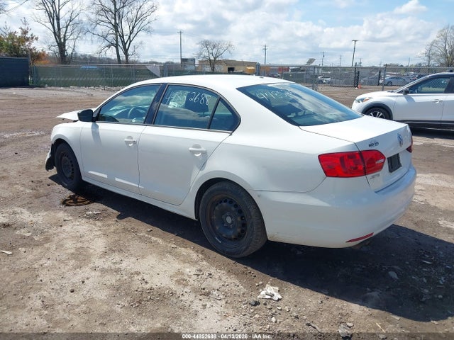 Продаж на аукціоні авто 2013 Volkswagen Jetta 2.0l S, vin: 3VW2K7AJ7DM204684, номер лоту: 44852688