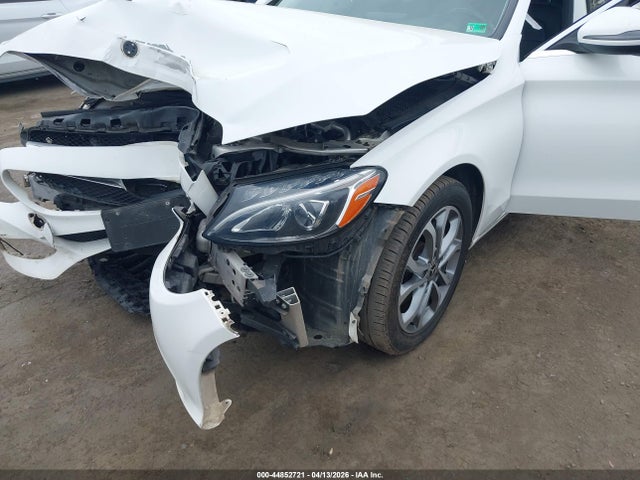 44852721 :رقم المزاد ، WDDWF4KB3HR304449 vin ، 2017 Mercedes-benz C 300 4matic مزاد بيع