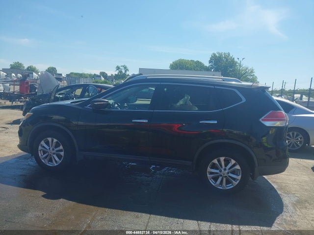 44852738 :رقم المزاد ، KNMAT2MV2FP555187 vin ، 2015 Nissan Rogue Sv مزاد بيع