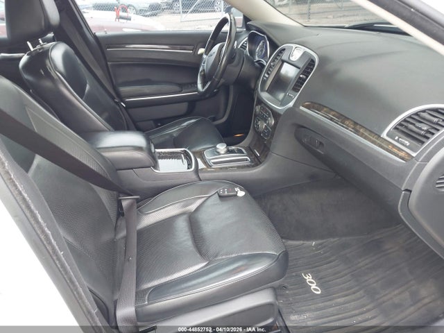 2016 CHRYSLER 300C 2C3CCAET1GH165675 Photo 4