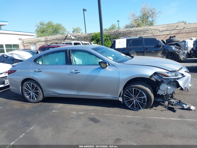 44852820 :رقم المزاد ، 58ADA1C11NU015880 vin ، 2022 Lexus Es 300h مزاد بيع