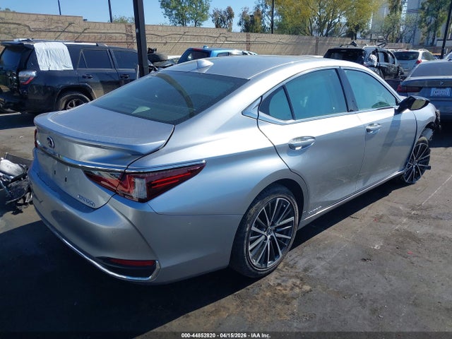 44852820 :رقم المزاد ، 58ADA1C11NU015880 vin ، 2022 Lexus Es 300h مزاد بيع