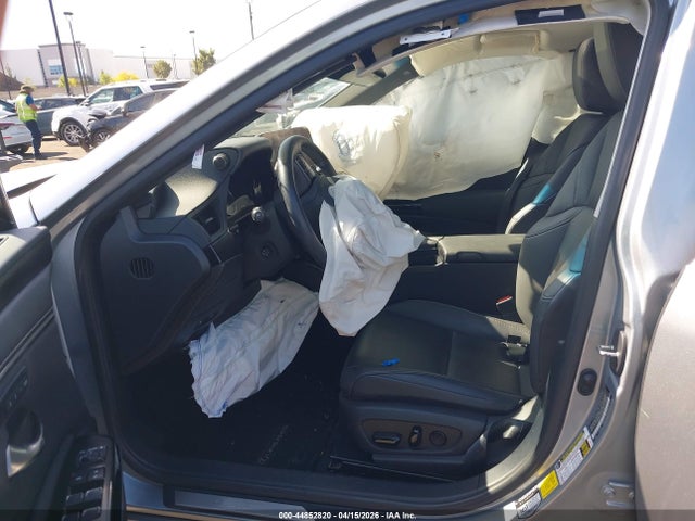 44852820 :رقم المزاد ، 58ADA1C11NU015880 vin ، 2022 Lexus Es 300h مزاد بيع